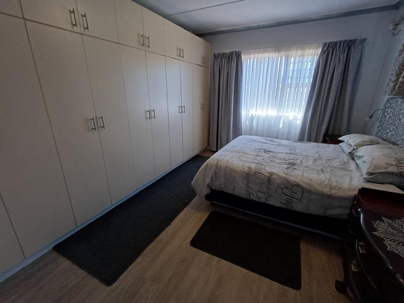 3 Bedroom Property for Sale in De Kelders Western Cape